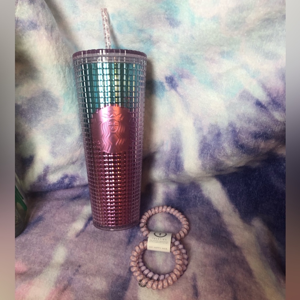 C14) Starbucks Cup & teleties set